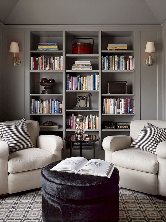 eleganti scaffali grigi incorporati sono piacevoli per integrarli nel tuo soggiorno o in qualche altra stanza