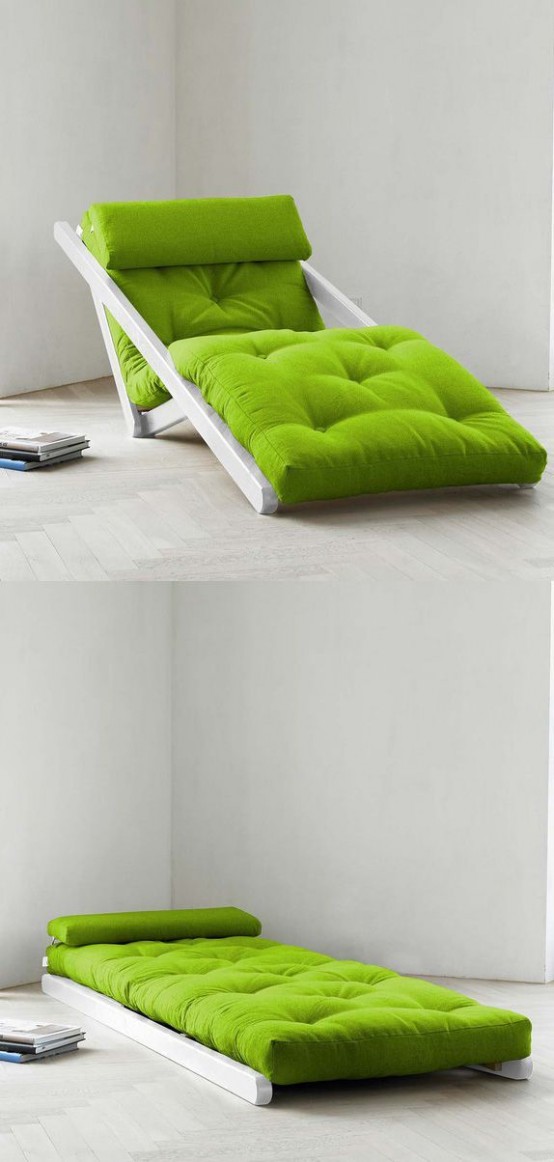 un lettino verde neon può essere trasformato in un divano letto o in uno schienale a seconda del mobile di cui hai bisogno in questo momento